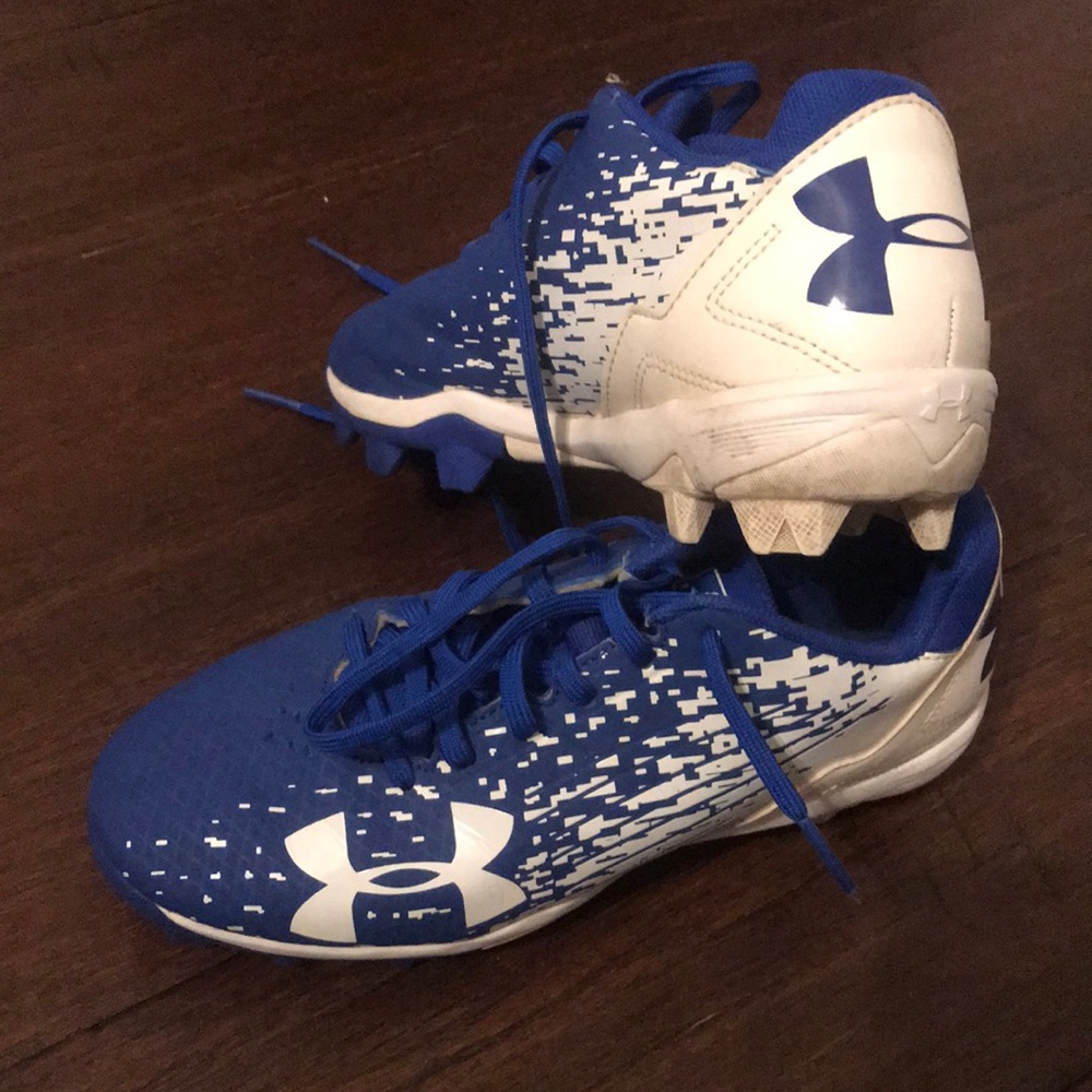 Boys cleats